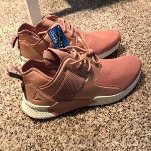 Reebok GURESU 1.0 Women’s size 8 pink